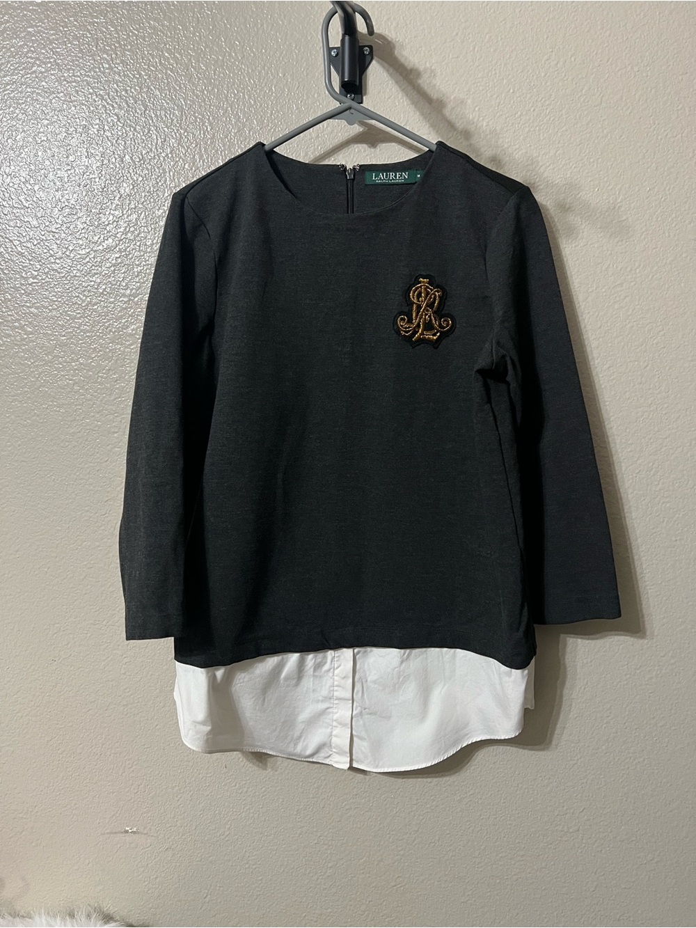 Lauren Ralph Lauren preppy gray & white Layered women’s Top Sz-Med. Like new